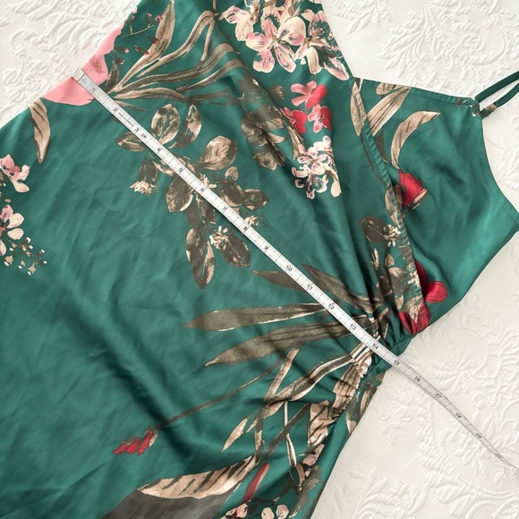 Lulus Remarkable Entrance Emerald Green Floral Print Satin Midi Dress Small - Picture 8 of 9